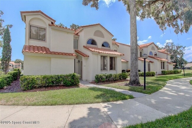 Building Photo - 1051 Country Club Dr Unit 521 Rental