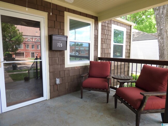 Photo - 725 9th Ave S