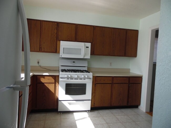 Photo - 3 bedroom, 1.5 Bath Townhouse in Villages ...