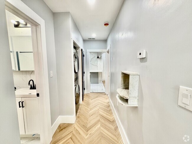 Building Photo - 5616 Phillips Ave Unit 5616 Rental