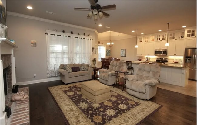 Photo - 1919 Sicily Ave