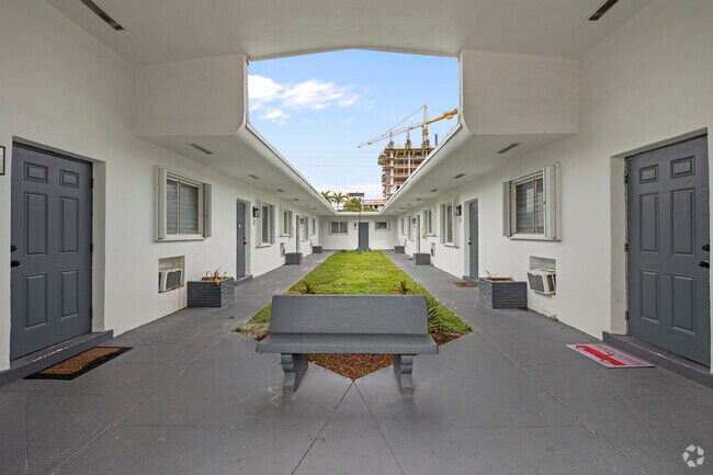 Parkview Apartment 2 - Courtyard - Parkview I & II