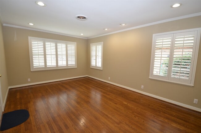 Photo - 4009 Nenana Dr