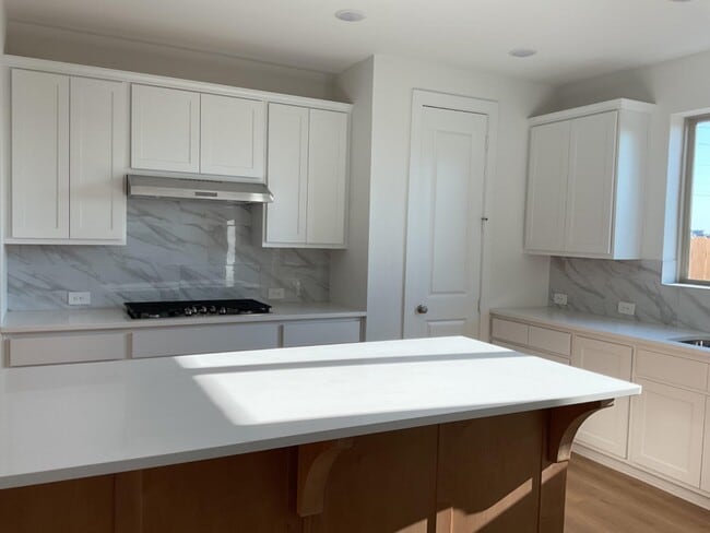 Photo - 29826 Ellwood Ln