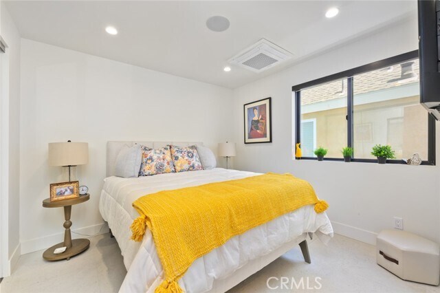 Photo - 504 E Balboa Blvd Condo