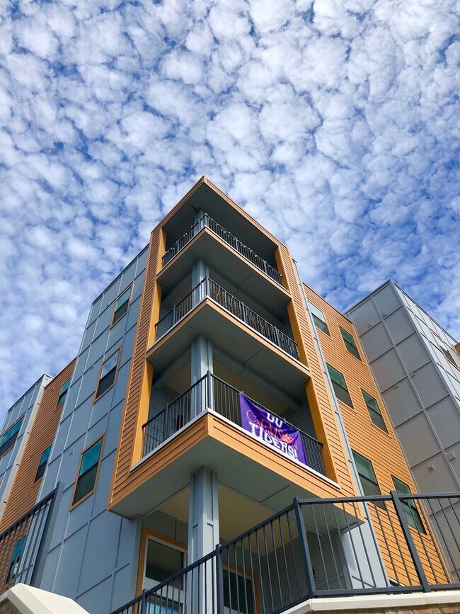 Live Steps From Campus at Plaza One89!