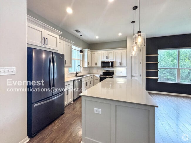 Building Photo - 14941 Running Deer Trail Rental