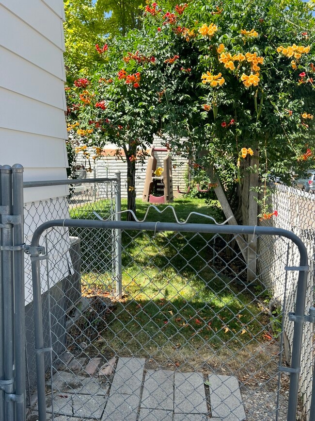 Side of house to shared grassy area - 257 N 500 E