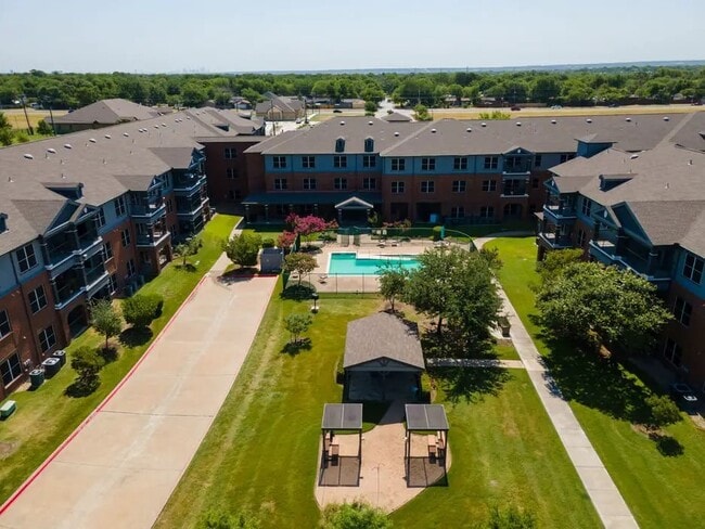 Building Photo - 1104 S Carrier Pkwy Unit 50