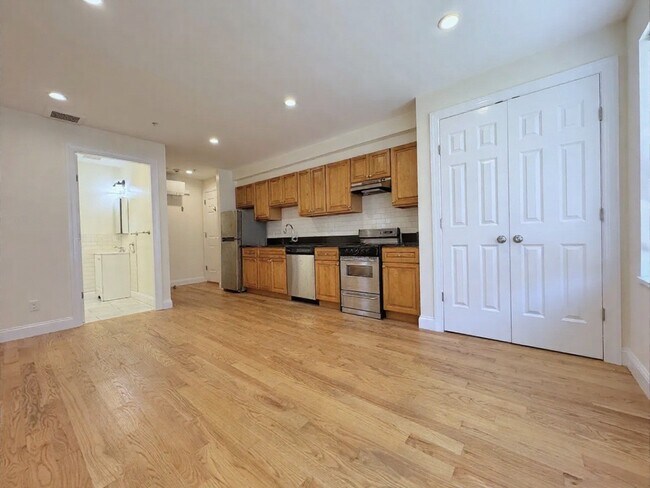 Photo - 379 Harvard St Unidad 3