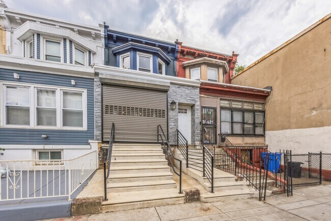Photo - 2824 N 22nd St Unit 2