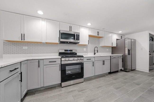 322 S Kostner Ave Unit G
