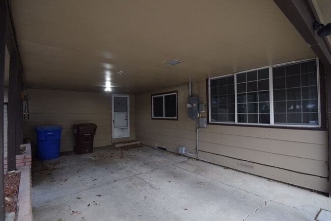 Photo - Bright Midvale 3 Bed – Near Fashion Place & Fort Union!!!