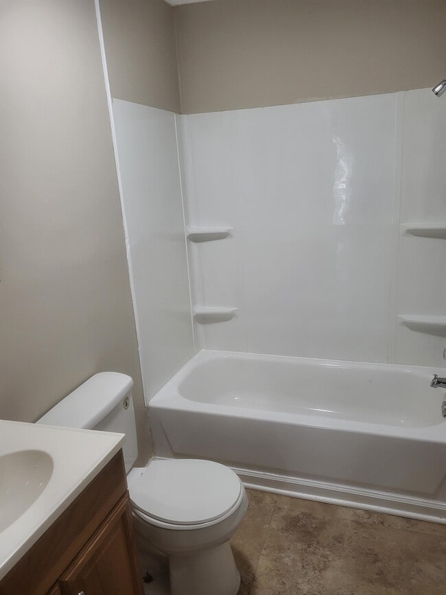 Photo - 125 E Locust St