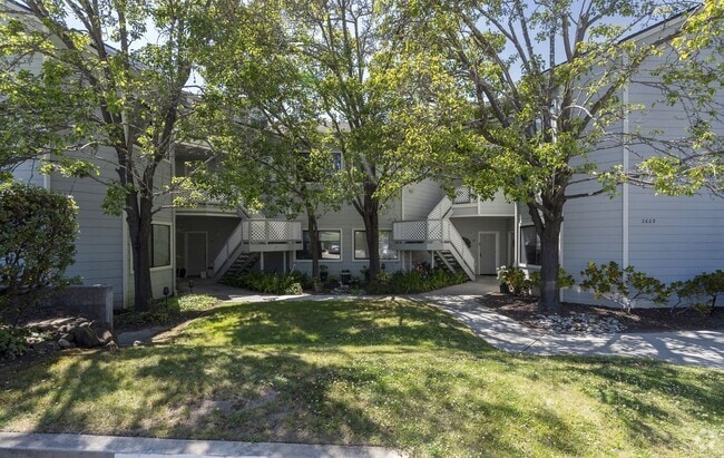 Building Photo - Willowbrook Complex with Pool! Rental