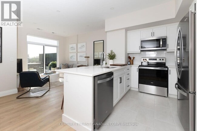 Photo - 230 N Centre Rd