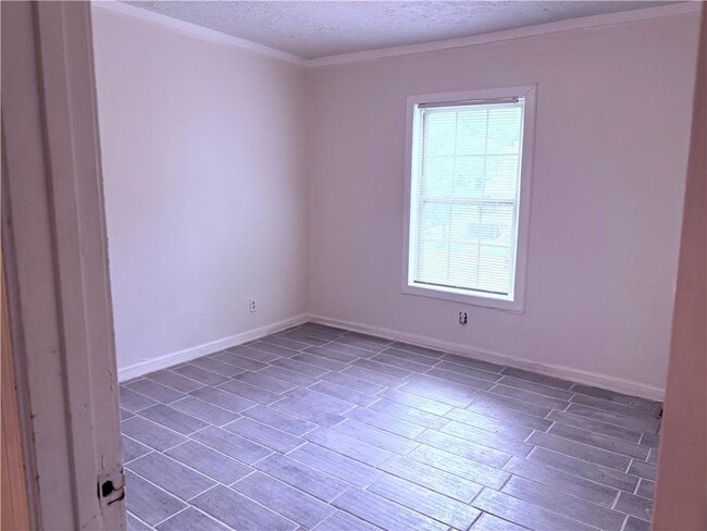 Photo - 1521 Mims St SW