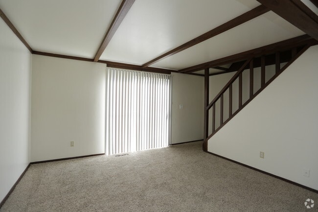 2BR, 1BA - 1305 SF - Parvin Estates