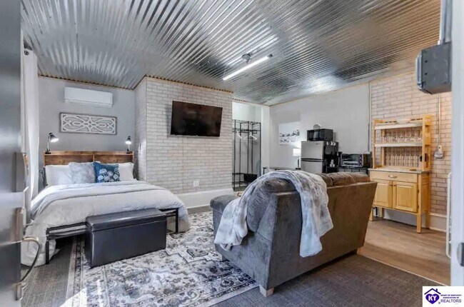 Photo - 404 N Washington St