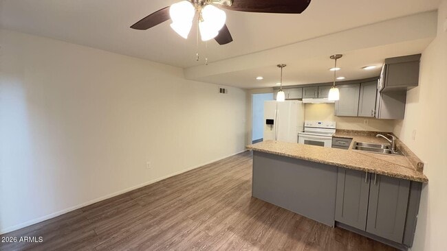 Photo - 4418 N 53rd Ln Unit 2