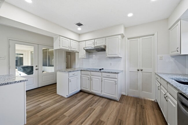 Photo - 25407 Lancewood Dr