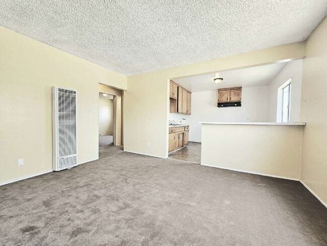 Welcome home to this charming and affordab... - Welcome home to this charming and affordab...