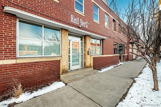 Building Photo - 3033 Blake St Unit 126
