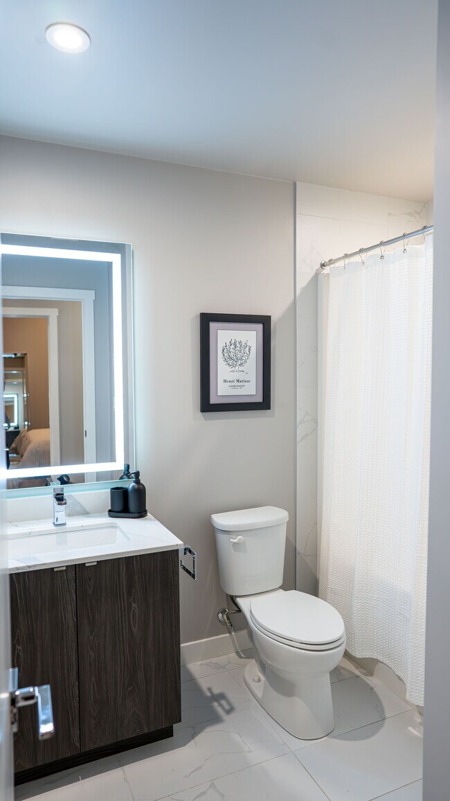 Photo - West Garneau