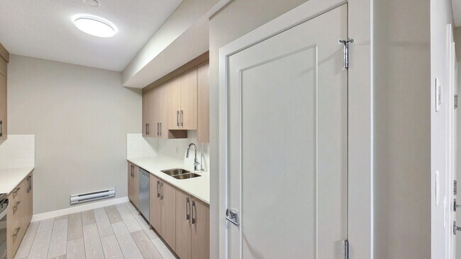 Photo - 10005 Huxbury Dr NE