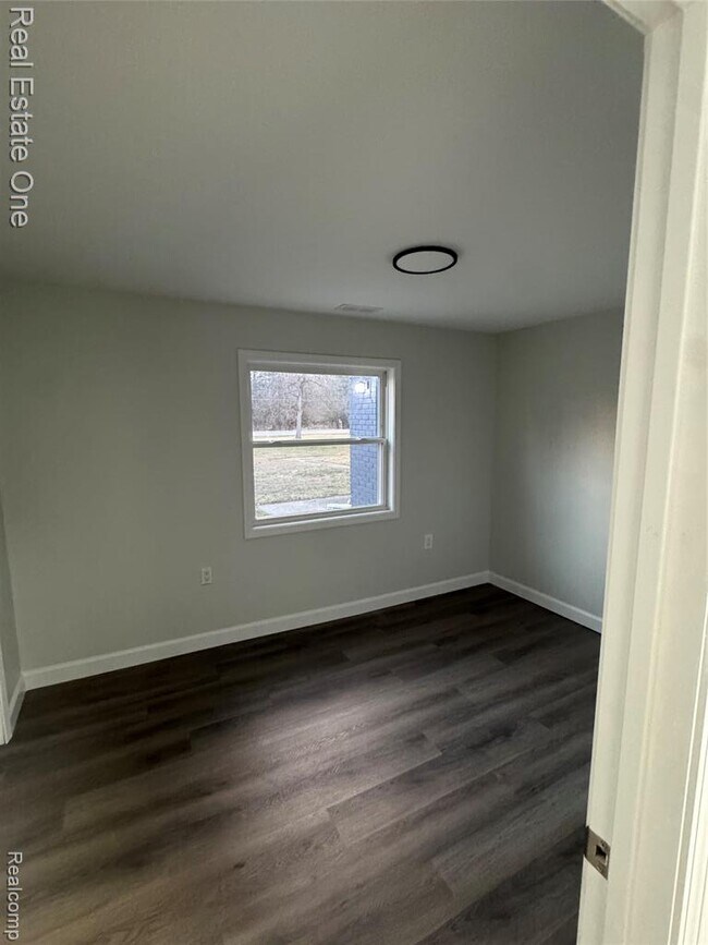 Photo - 7889 Chilson Rd