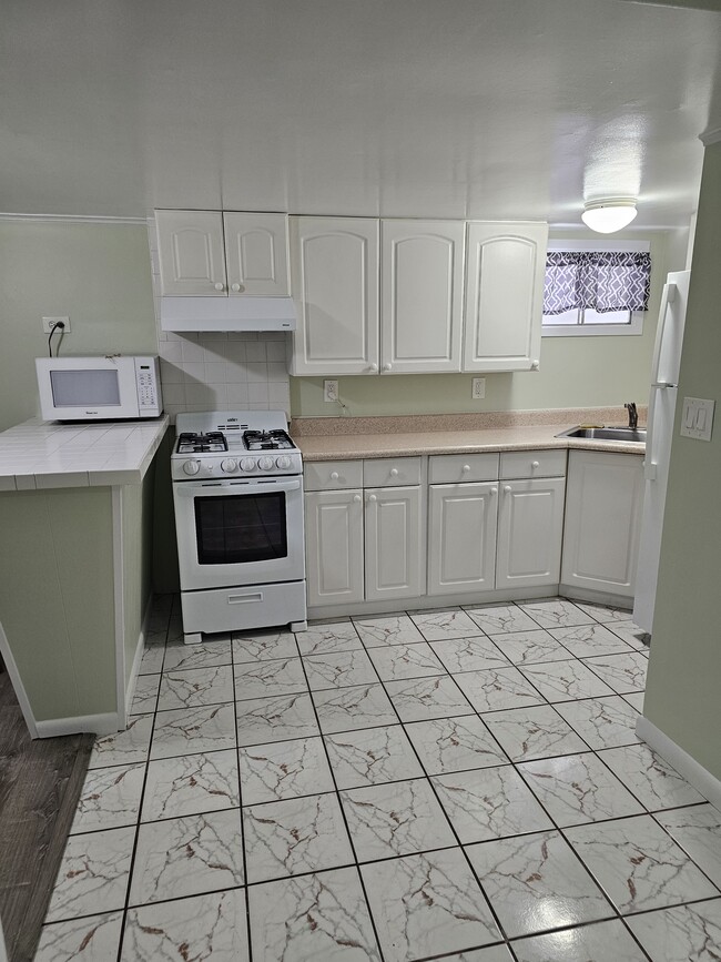 Photo - 440 Lockwood Dr