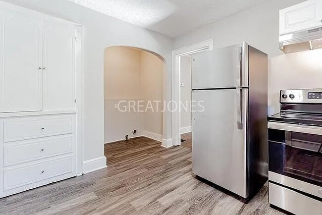 Photo - 111 Coldbrook Dr