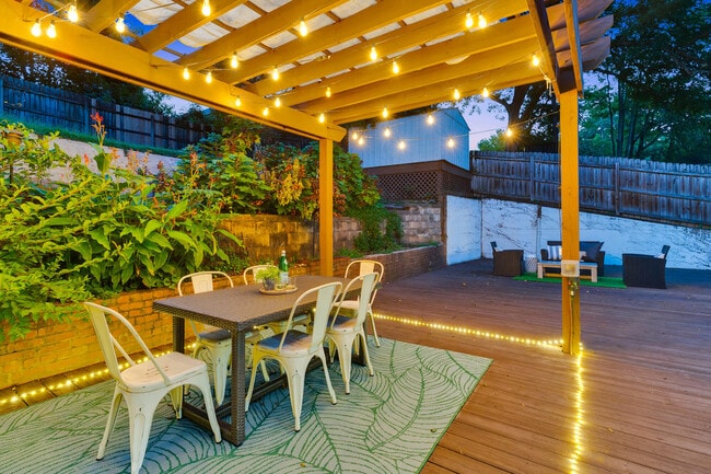 Photo - 523 Lytle St