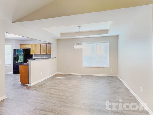 Photo - 640 Fairgreen Trail