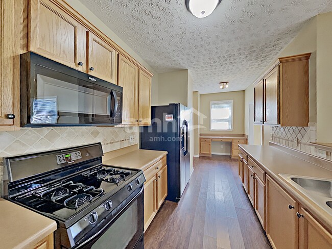 Photo - 409 Avery Ct