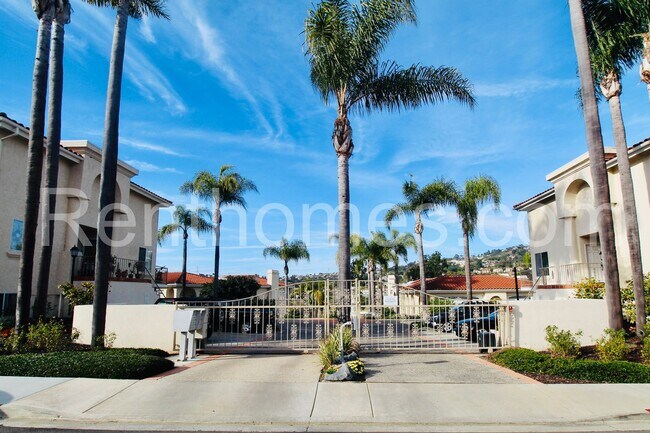 Photo - 2528 Navarra Dr