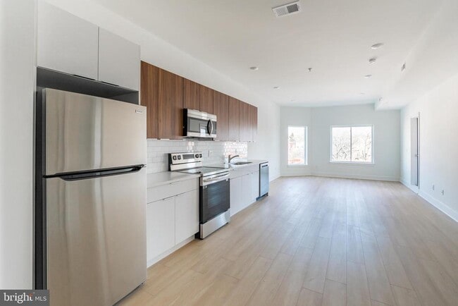 Building Photo - 4200 Lancaster Ave Unit 202 Rental