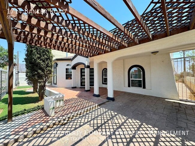 Photo - 1714 Banker Rd