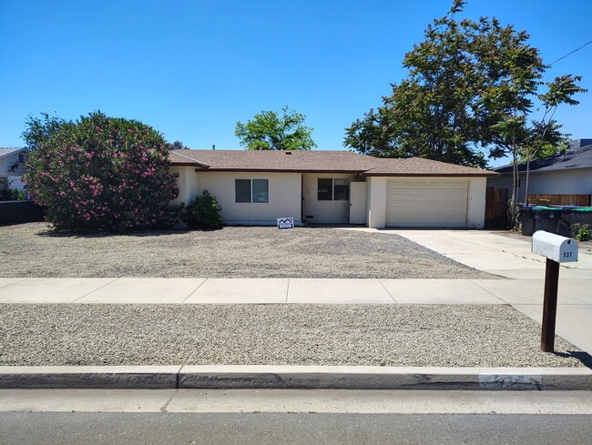 Building Photo - 537 S Santa Fe St