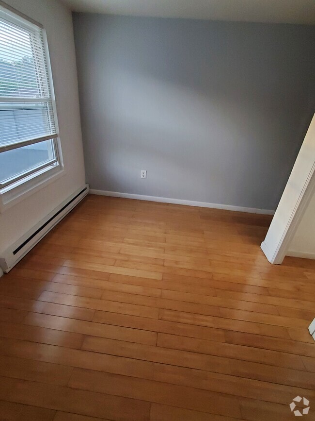 Building Photo - 8 N 13th St Unit 8 N 13th St. Rental