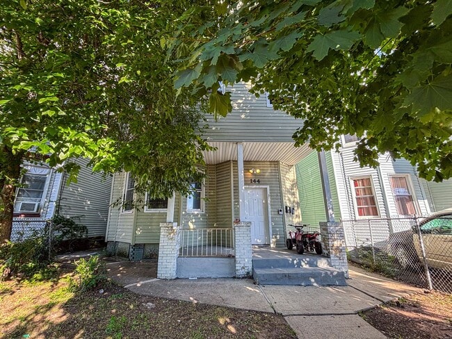 Building Photo - 144 Johnson Ave Unit 1