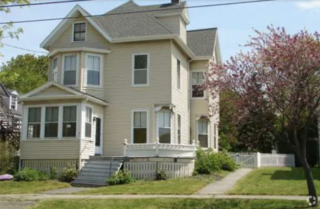Building Photo - 163 Broadway Unit 2 Rental