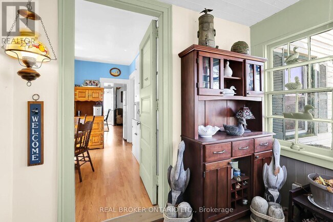 Photo - 11611 Beach Road West