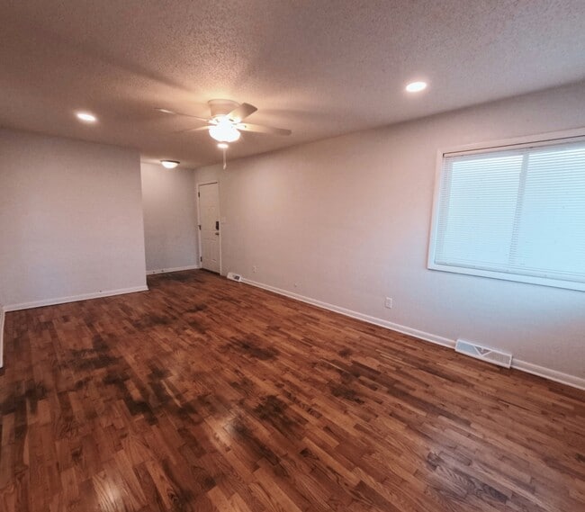 Photo - 822 16th St SE