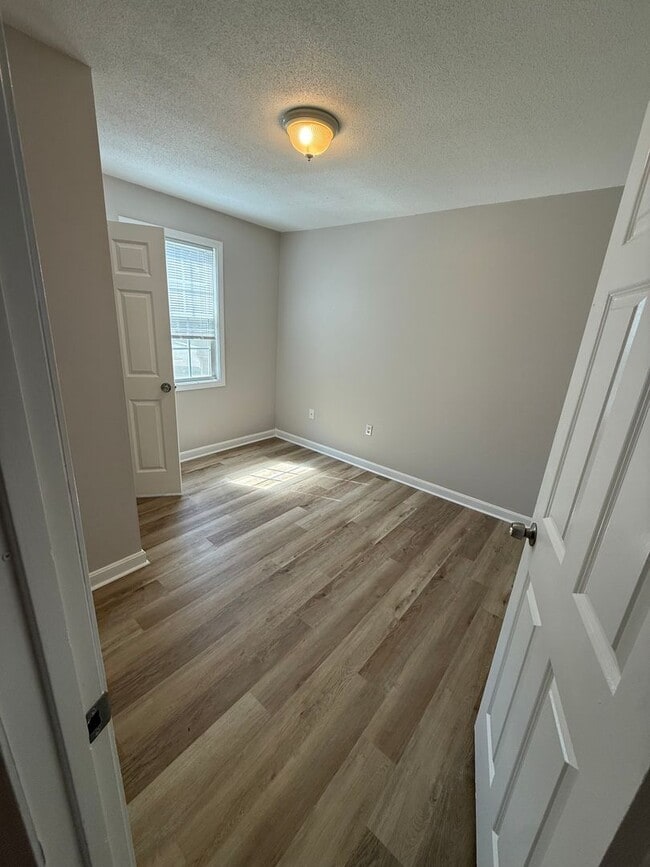 Photo - 825 Worthington St Unit B
