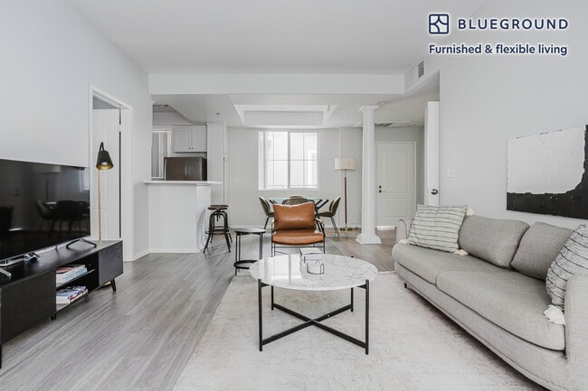 Photo - 2225 S Beverly Glen Blvd Unidad FL2-ID1271