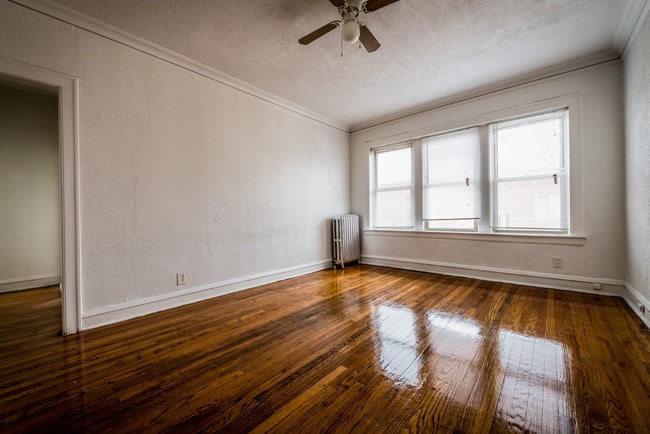 Photo - 8001 S Marshfield Ave