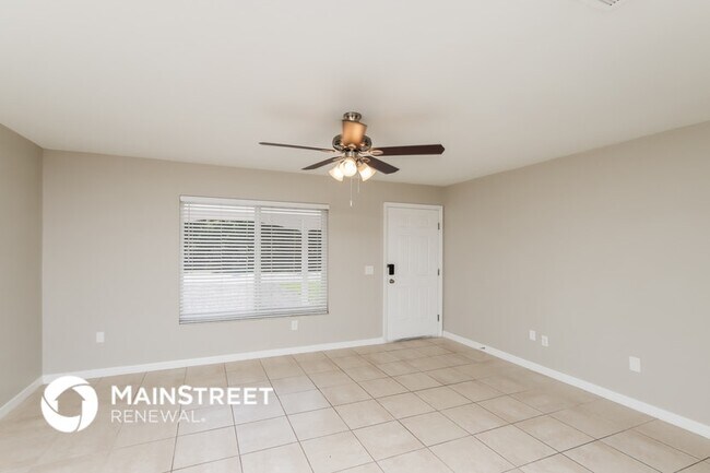 Photo - 1391 Nolan St NE