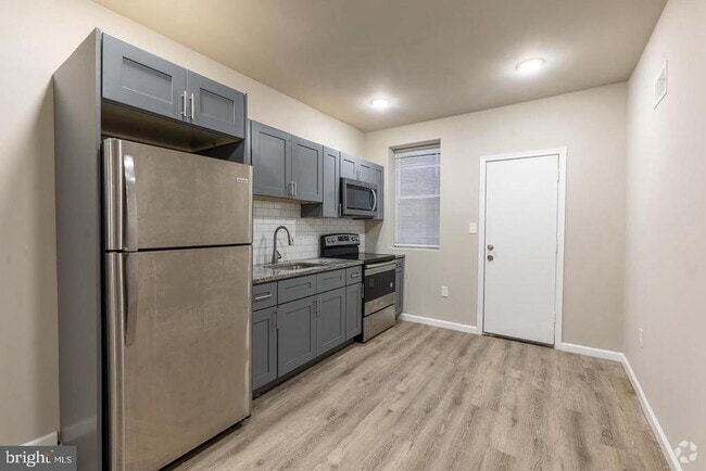 Building Photo - 141 N Peach St Rental