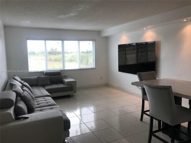 Photo - 14830 Naranja Lakes Blvd Unidad A2L